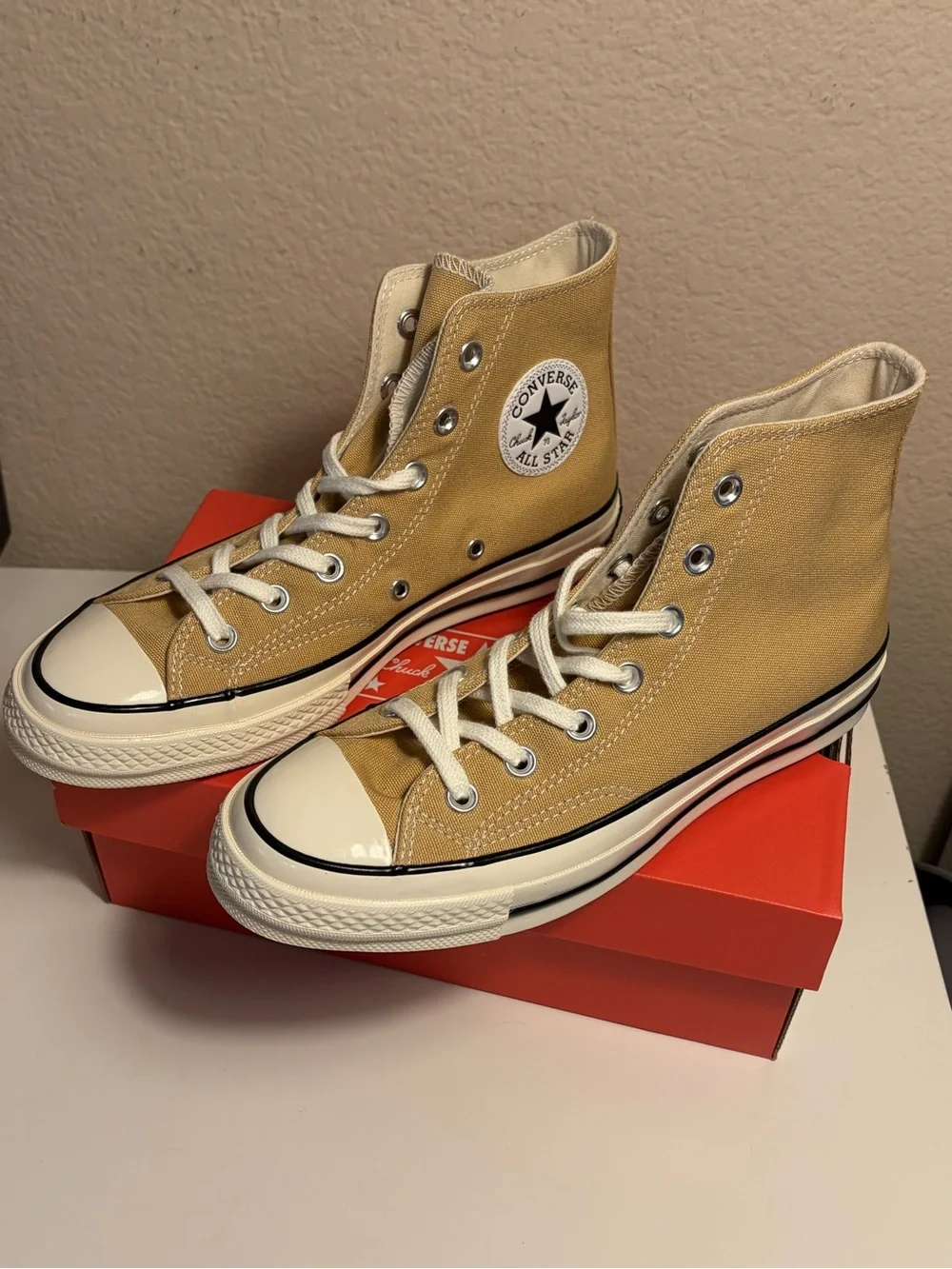 Converse item description